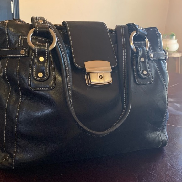 Perlina Handbags - Perlina Leather Shoulder Bag
